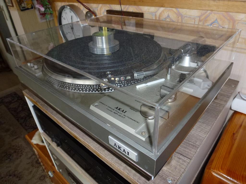 AKAI AP-207 PLATENSPELER.FULLY AUTOMATIC, Automatisch, Ophalen of Verzenden, Zo goed als nieuw, Platenspeler