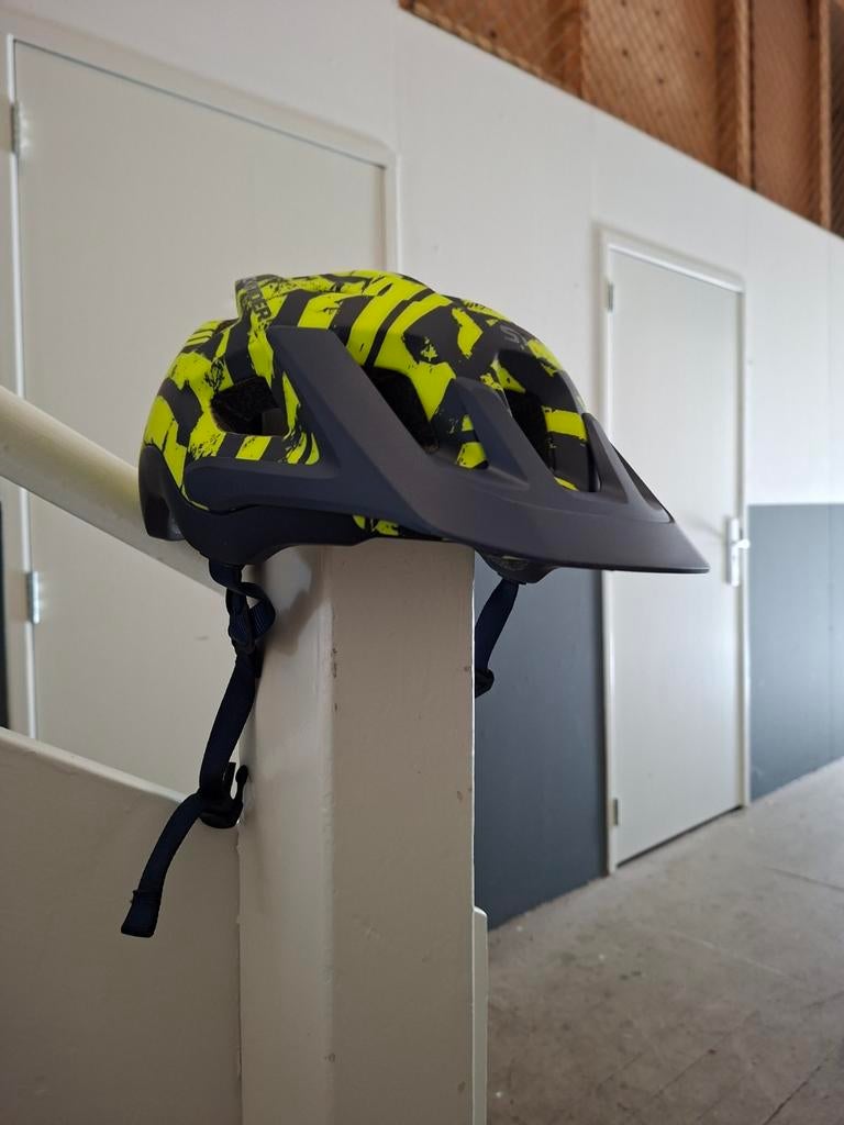 Rockrider ST500 Fietshelm Zwart/Geel - Maat M, Gebruikt, M, Ophalen of Verzenden, Rockrider