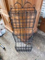 Riverdale krantenrek metaal, Ophalen, Gebruikt