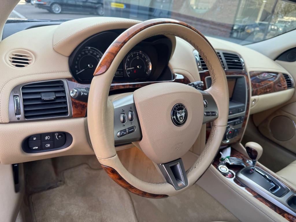 Jaguar XK 4.2 V8 Convertible (bj 2007, automaat), Achterwielaandrijving, Gebruikt, Cabriolet, Leder
