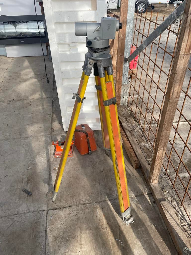 Sokisha waterpasinstrument met statief, Ophalen of Verzenden, Gebruikt, Overige meters