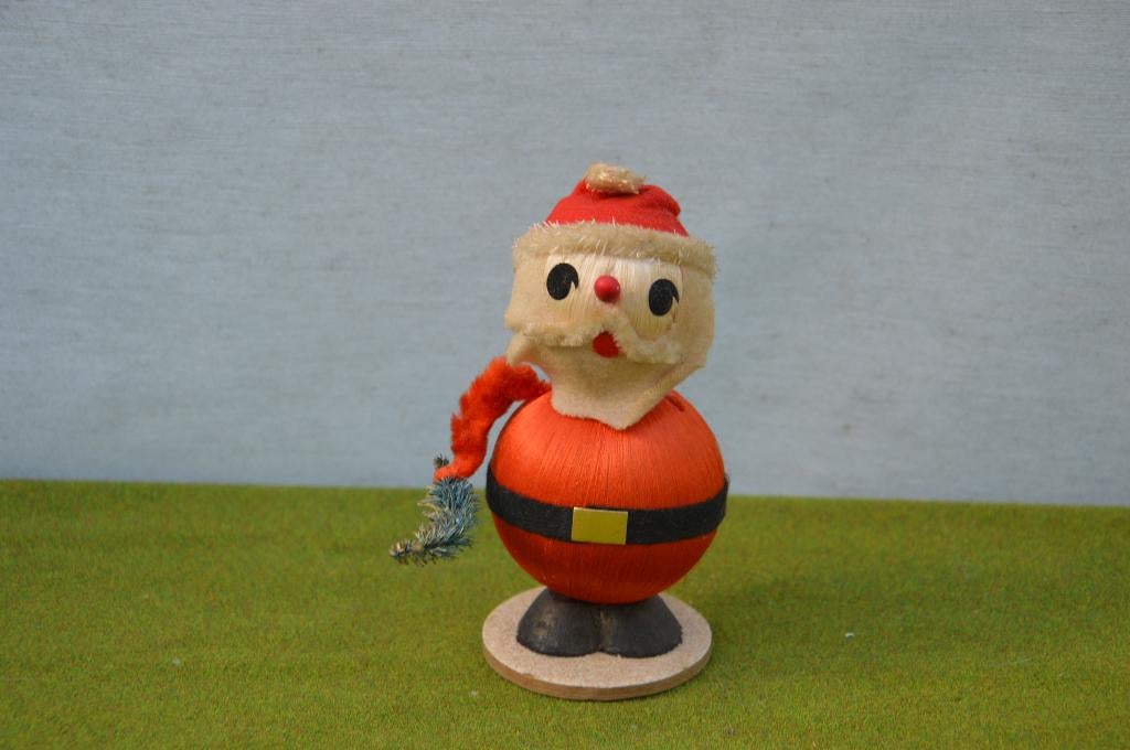 oud kerstmannetje gemaakt van chenille en stof jaren 50, 12c, Ophalen of Verzenden, Gebruikt