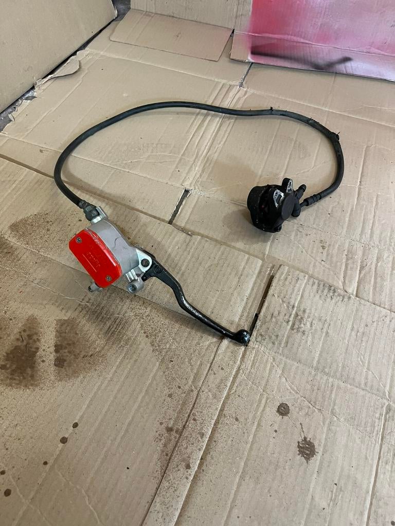 Voorrem aprillia habana op druk, Fietsen en Brommers, Brommeronderdelen | Scooters, Ophalen of Verzenden, Gebruikt, Overige typen