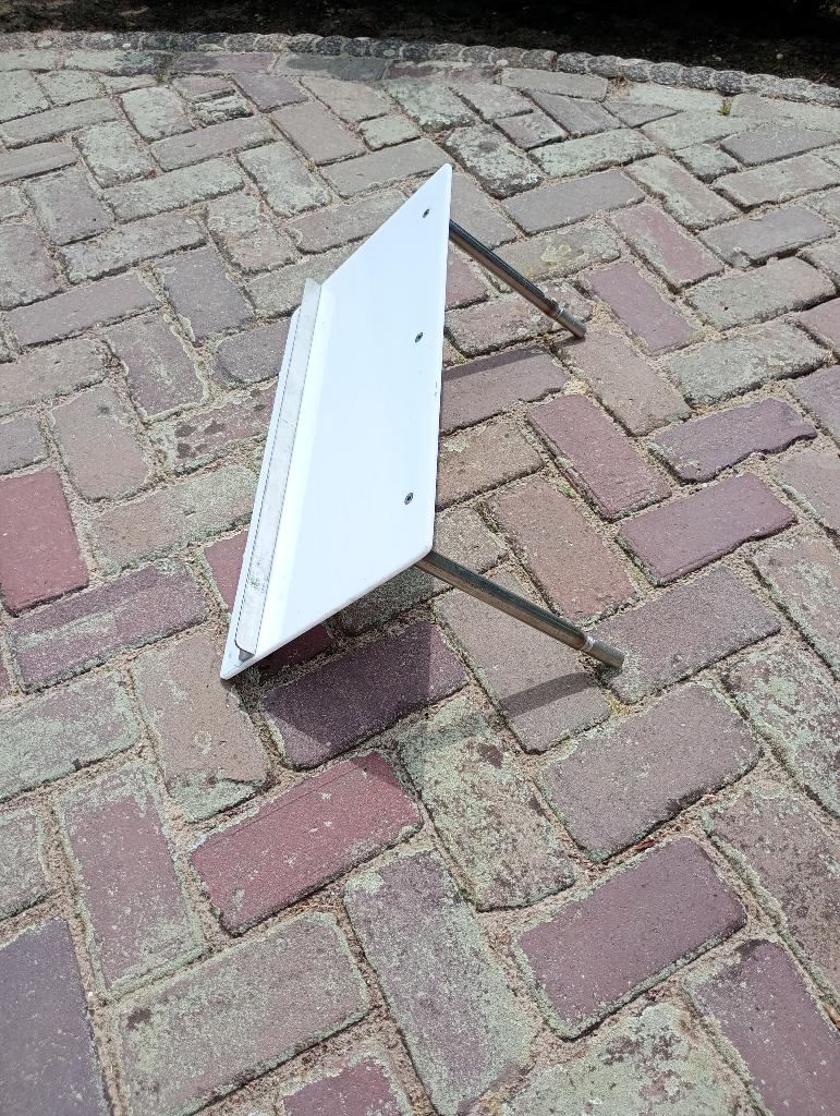 Eet-leesplaat voor op rolstoel, Ophalen