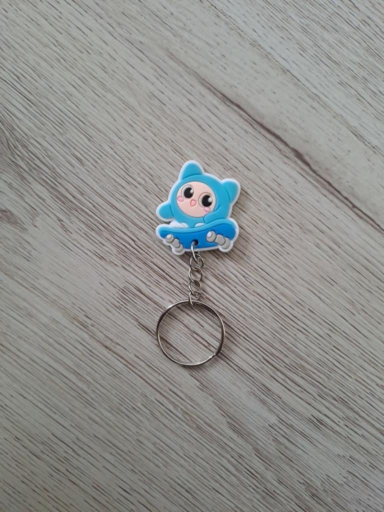 Nieuwe sleutelhanger blauwe Labubu op skateboard, Ophalen of Verzenden, Nieuw, Knuffel of Figuurtje