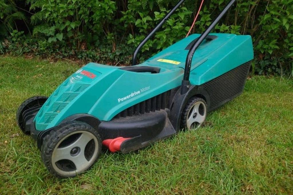 Bosch Rotak 32 Elektrische grasmaaier, 1200Watt, nette staat, Ophalen, Cirkelmaaier, Elektrische grasmaaier, Zo goed als nieuw