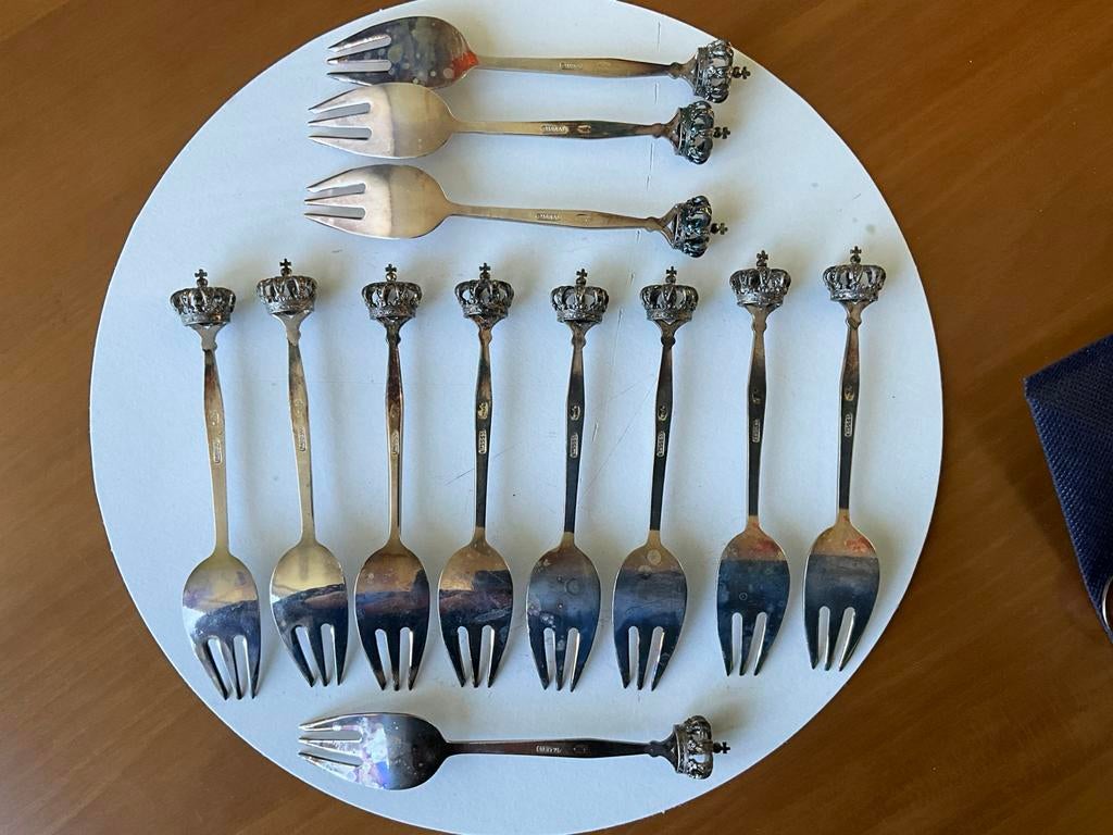 Antieke verzilverde vorkjes met kroontje + suikerlepels, Ophalen of Verzenden