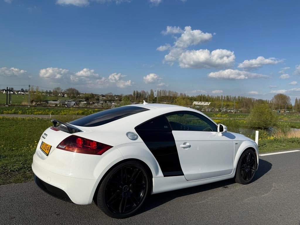 Audi TT 2.0 Tfsi Coupe 147KW 2008 Wit 255000km, Auto's, Audi, TT, 4 cilinders, 1984 cc, 4 stoelen