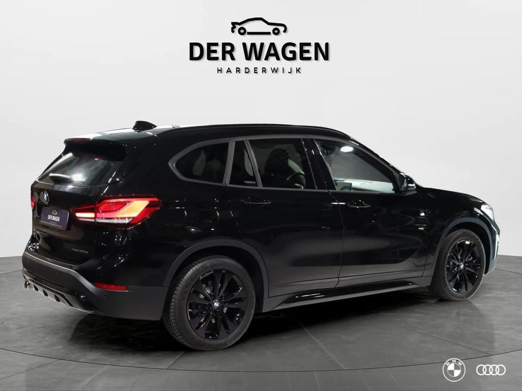 BMW X1 xDr25e SPORTLINE BLACK ed / CLIMA / STOELVW / 18", Auto's, BMW, Met garantie (alle), Leder en Stof, Zwart, Bedrijf