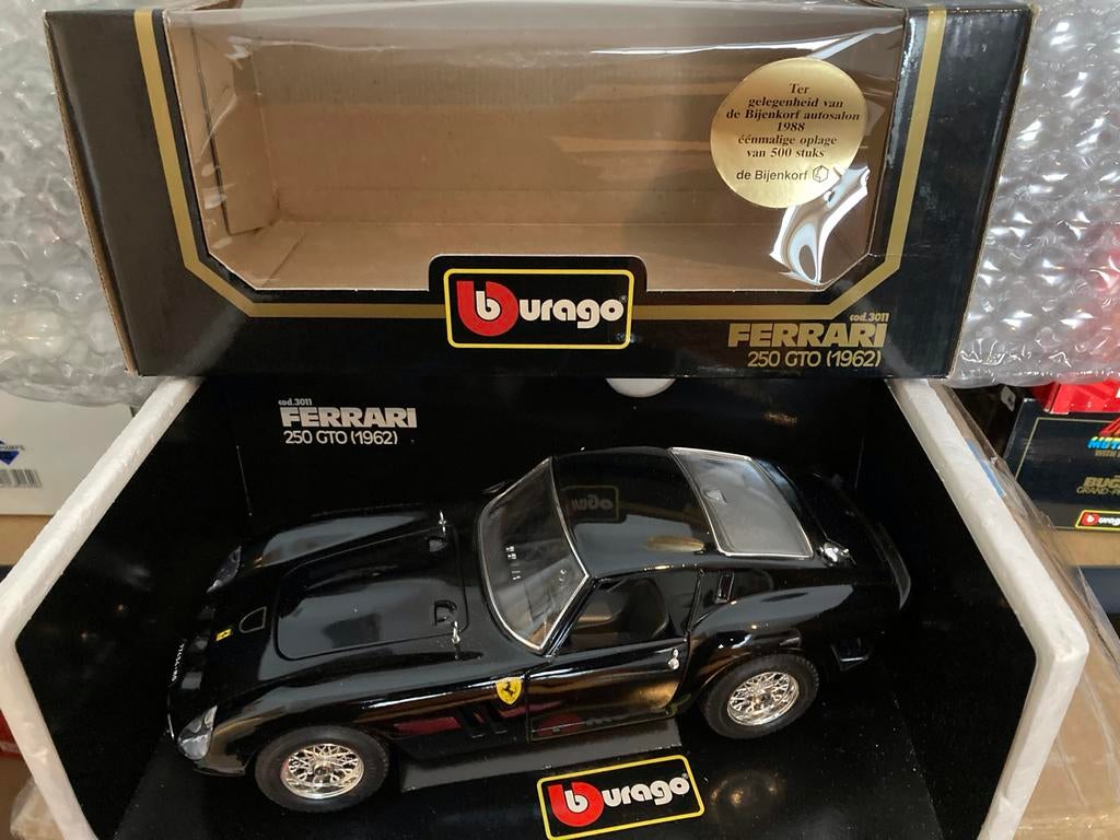 Ferrari 250 GTO zwart Bijenkorf ‘88 Bburago 1:18, Ophalen of Verzenden, Gebruikt, Auto, Bburago