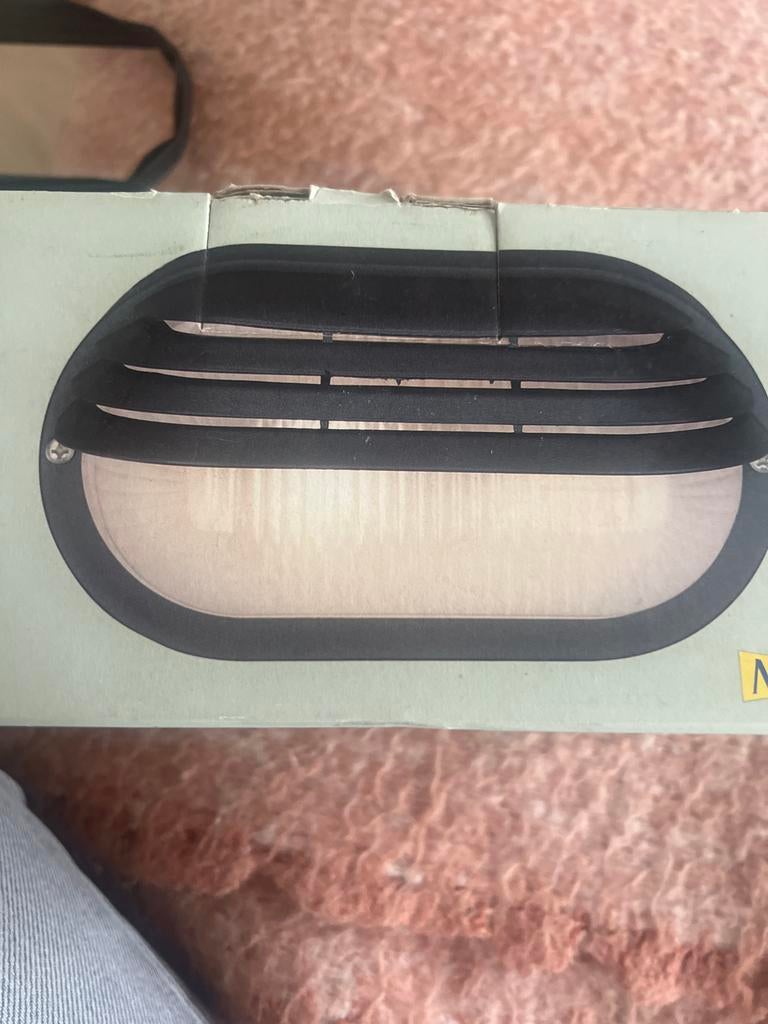 5 Nieuwe Massive Buitenlampen - Ovaal en Waterbestendig, Kunststof, Minder dan 50 watt, Wandlamp, Nieuw