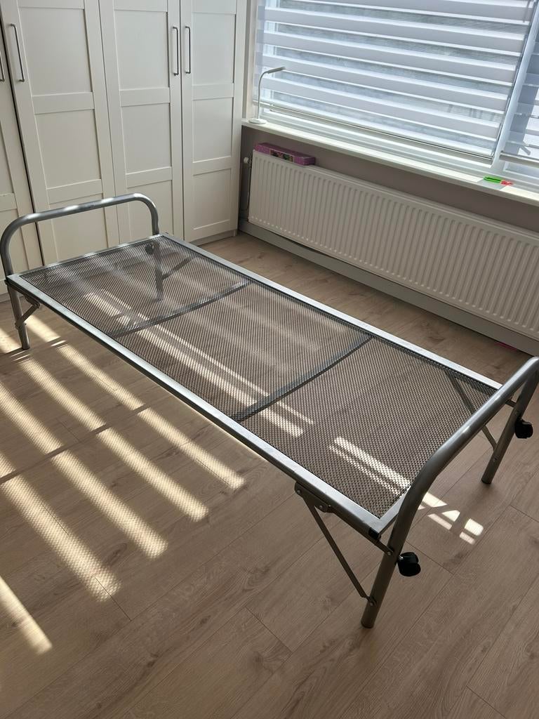 1 persoonsbed inklapbaar, Huis en Inrichting, Slaapkamer | Bedden, 90 cm, Eenpersoons, Ophalen of Verzenden, Zo goed als nieuw