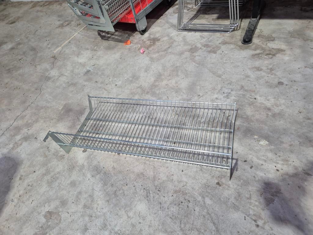 Draadmand voor (tego) winkelstelling, Ophalen