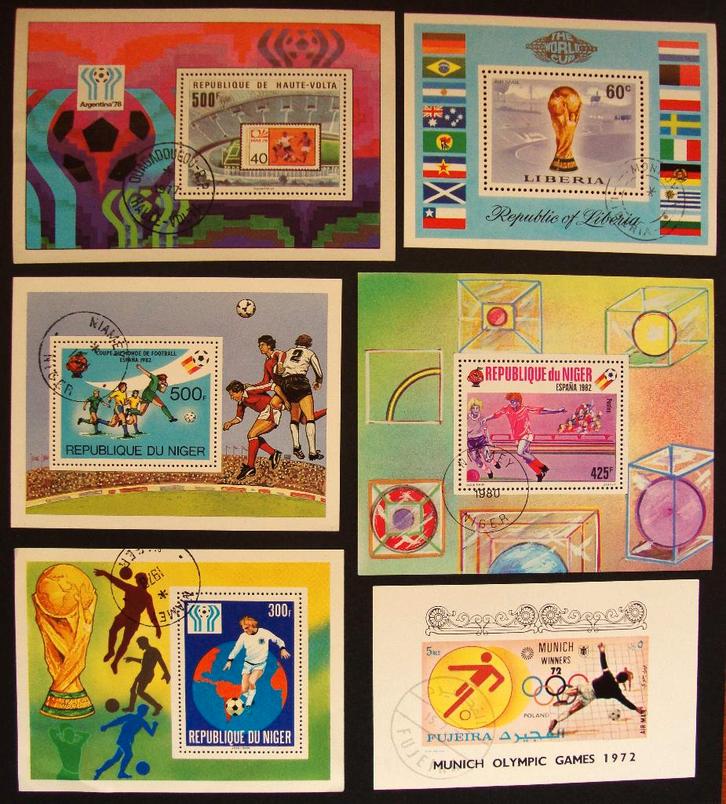 - 735 - 6 Blokjes met Voetballers., Postzegels en Munten, Postzegels | Thematische zegels, Gestempeld, Sport, Verzenden