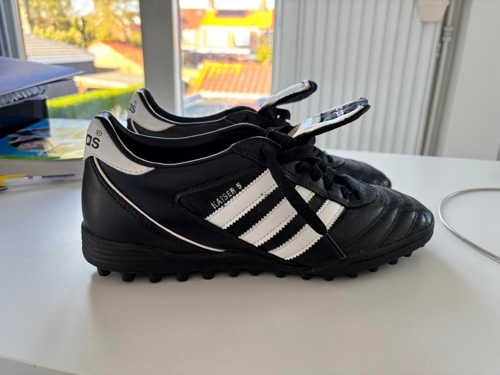 Adidas Kaiser 5 kunstgrasschoen 41 1/3, Ophalen, Zo goed als nieuw, Schoenen