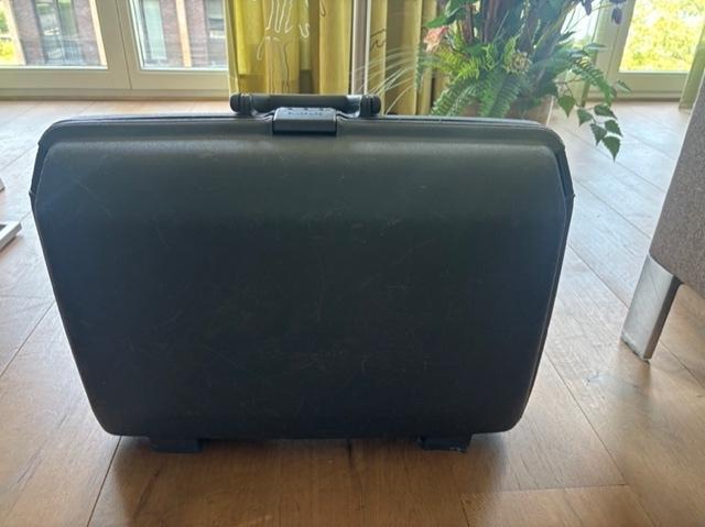Samsonite koffer 59 cm, Sieraden, Tassen en Uiterlijk, Koffers, Gebruikt, Hard kunststof, 50 tot 60 cm, 35 tot 45 cm, Slot, Ophalen