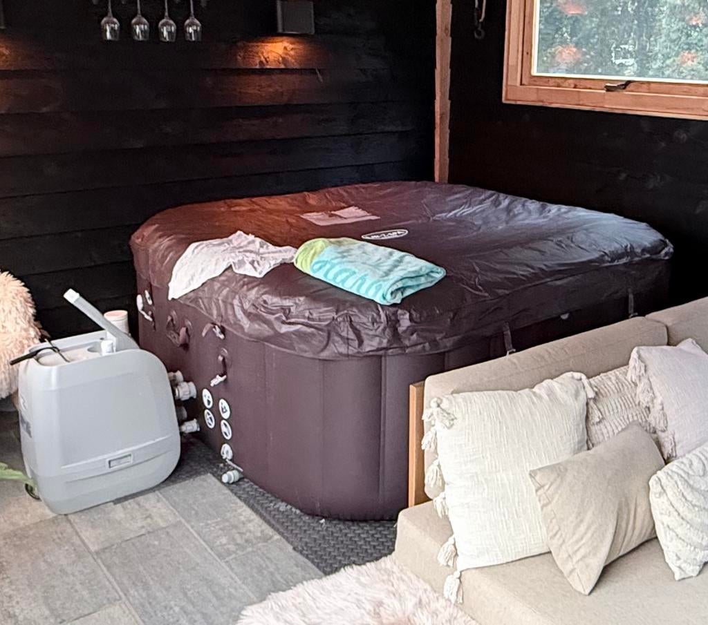 Spa jacuzzi Maldives 7-pers + wifi, Ophalen, Zo goed als nieuw