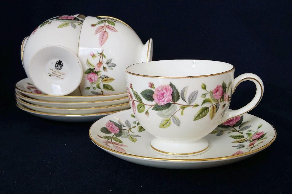 Wedgwood Hathaway Rose - 5 kop en schotels Leigh, Ophalen of Verzenden, Zo goed als nieuw, Wedgwood, Kop(pen) en/of Schotel(s)