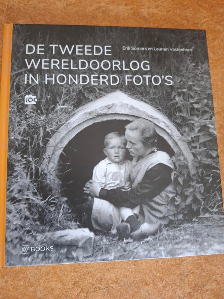 De Tweede Wereldoorlog in honderd foto's, Boeken, Ophalen of Verzenden, Tweede Wereldoorlog, Zo goed als nieuw