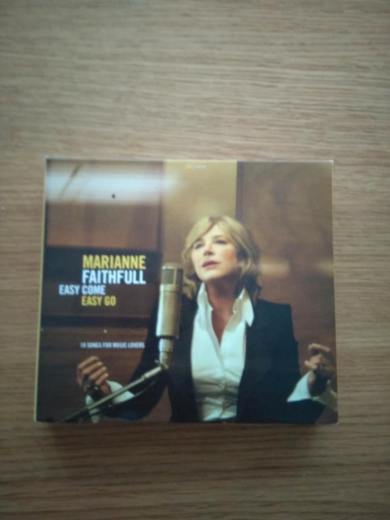 Marianne Faithfull, Ophalen, Zo goed als nieuw