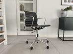 1x Vitra Eames ea117 bureaustoel zwart leer, Vitra, Zwart, Ophalen of Verzenden, Zo goed als nieuw
