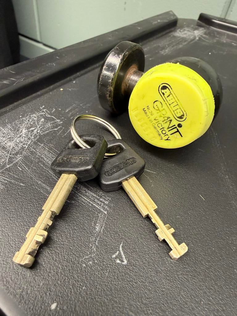 ABUS Granit Victory slot met twee sleutels, Ophalen of Verzenden, Gebruikt, Overige materialen, Slot