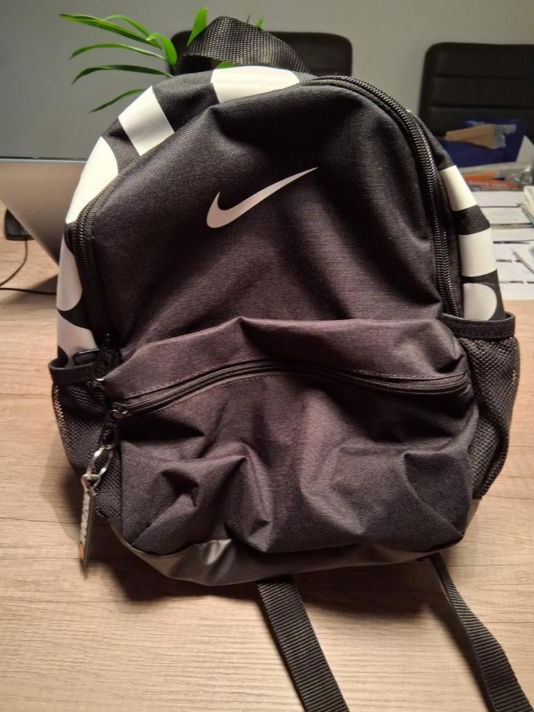 Nieuwe Nike rugzak voor kinderen - Ideaal voor kleintjes!, Overige merken, Minder dan 30 cm, Nieuw, Ophalen of Verzenden