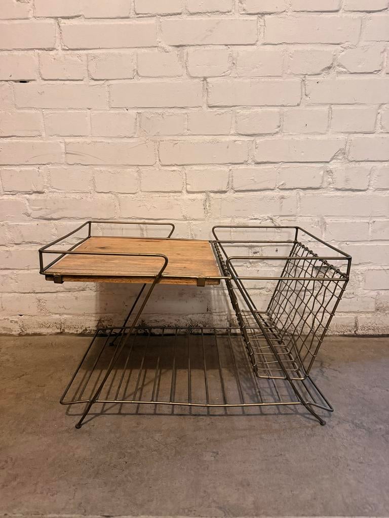 Bijzettafel met krantenbak - Hout en metaal, Ophalen, Gebruikt