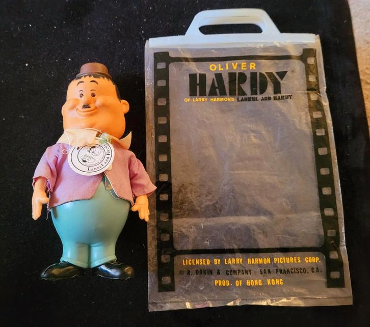Vintage pop Dakin 1968 Laurel en Hardy met label +verpakking, Verzamelen, Film en Tv, Gebruikt, Film, Actiefiguur of Pop, Verzenden