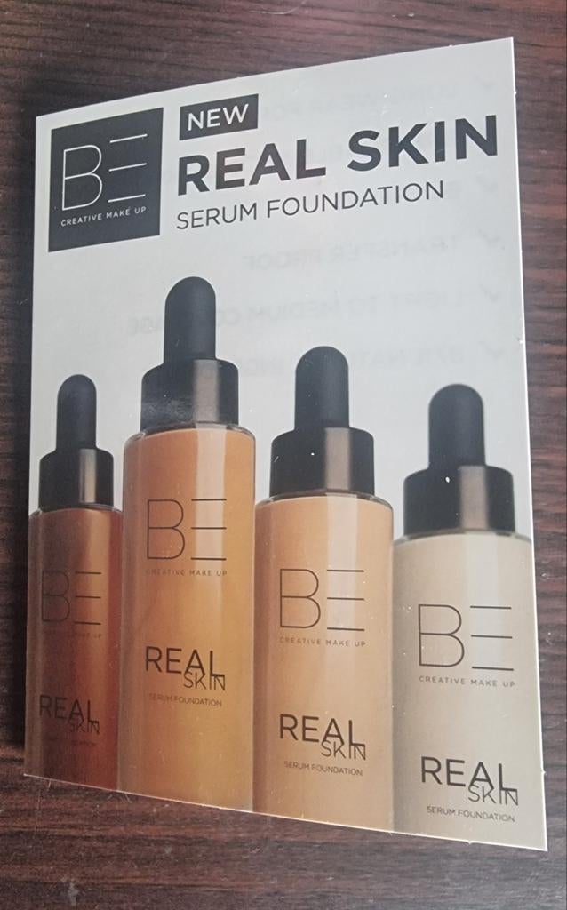 BE serum foundation sampels, Gehele gezicht, Beige, Nieuw, Ophalen of Verzenden