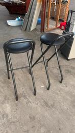 Gratis 2 zwarte krukken, Huis en Inrichting, Barkrukken, Ophalen, Gebruikt, 60 tot 90 cm, Metaal