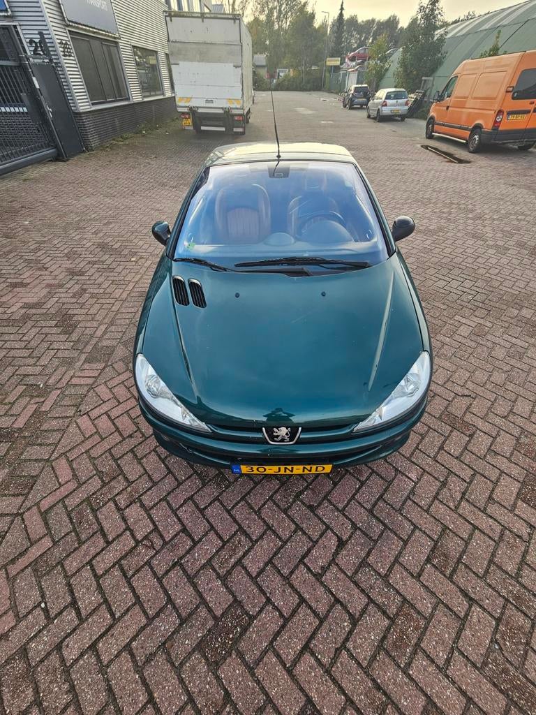 Peugeot 206 2.0 16V CC 2002 Groen, Auto's, 136 pk, 4 cilinders, Cabriolet, 4 stoelen