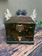 Chinese sieradenkist retro bloemen Chinees kist, Gebruikt, Ophalen of Verzenden, https://verburgtvintage.nl/#contact, Schipluidenlaan 20 5035KJ Tilburg