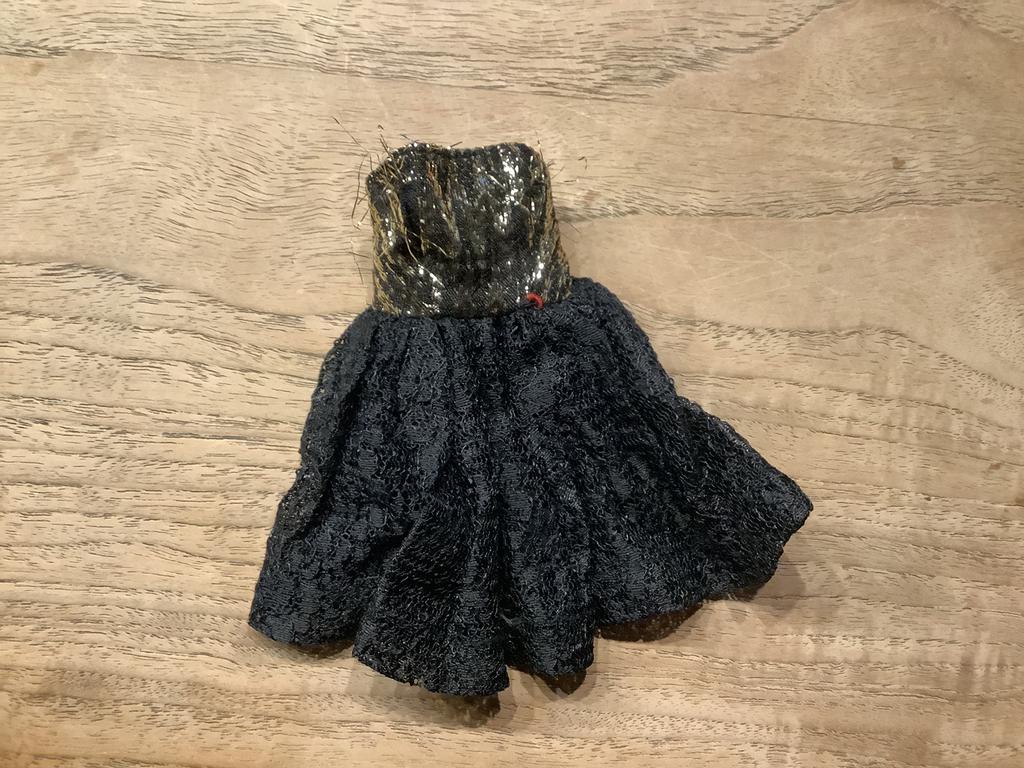 Vintage jurkje hong kong, Verzamelen, Poppen, Ophalen of Verzenden, Zo goed als nieuw, Kleertjes