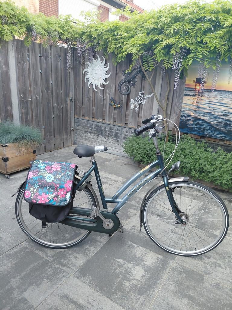 Gazelle Davos damesfiets met fietstassen, Fietsen en Brommers, Fietsen | Dames | Damesfietsen, Ophalen, Gebruikt, Velgrem, Versnellingen