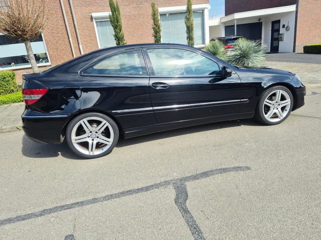 Mercedes-Benz CLC 1.8 Clc180 Kompressor AUT 2008 Zwart, Auto's, Automaat, Achterwielaandrijving, 4 stoelen, 1796 cc