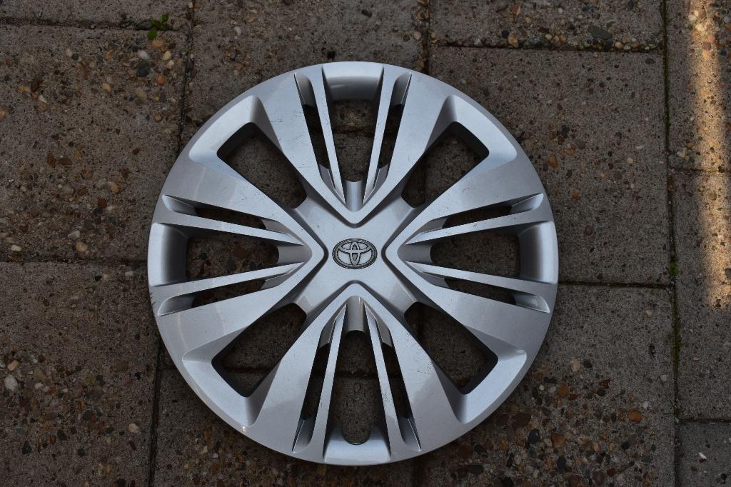 1 losse originele wieldop Toyota Aygo 17 inch, Ophalen of Verzenden