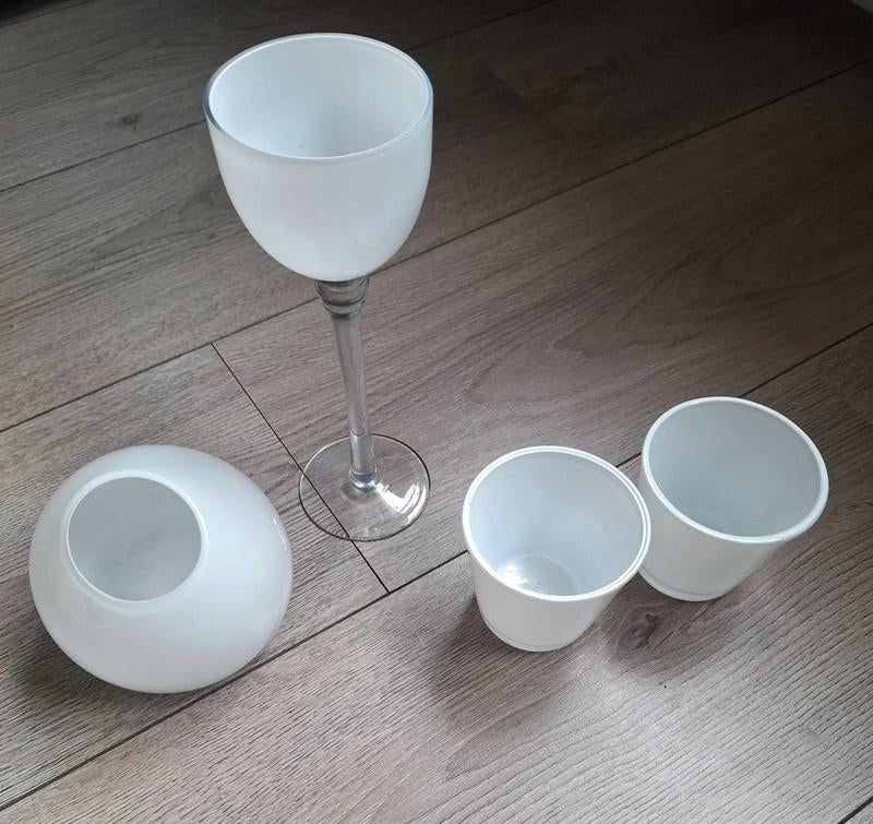 Witte melkglas waxinelichthouders set 4-delig modern, Overige materialen, Wit, Ophalen of Verzenden, Zo goed als nieuw