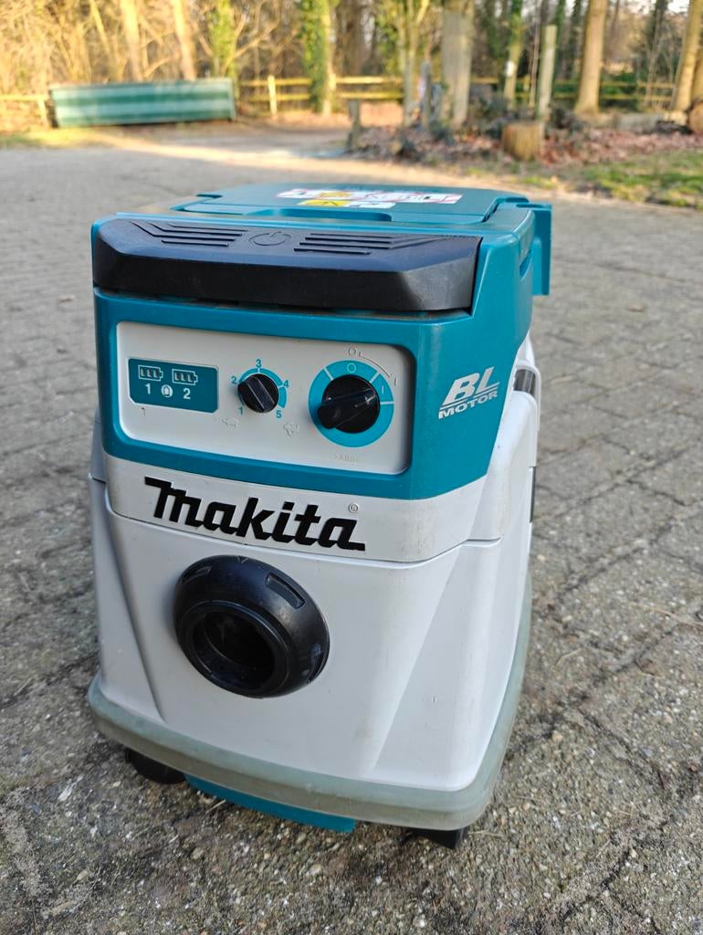 Makita DVC156L 2x18V Accu Stofzuiger 15L, Doe-het-zelf en Verbouw, Reinigingsmachines, Ophalen of Verzenden, Nieuw, Overige typen