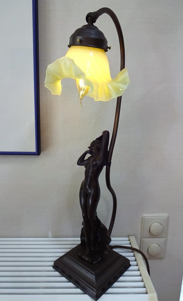 Lamplique tafellamp: Art Deco vrouw, vaseline glas kap, Ophalen of Verzenden