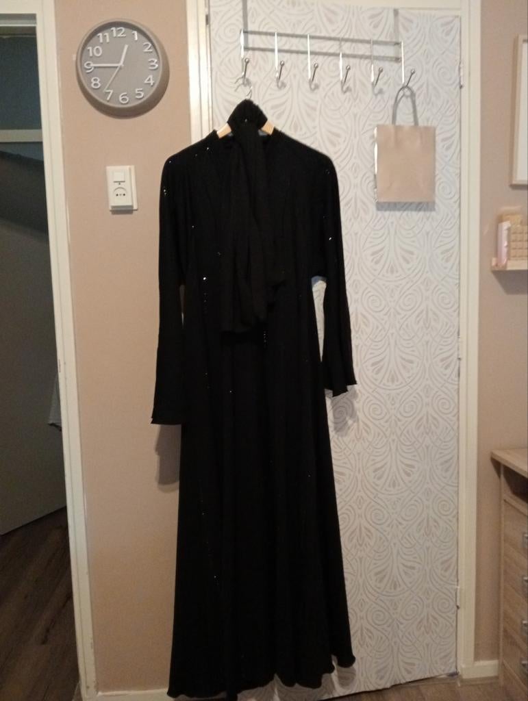 Jurk uit Dubai te koop, Kleding | Dames, Overige typen, Zwart, Maat 42/44 (L), Ophalen of Verzenden