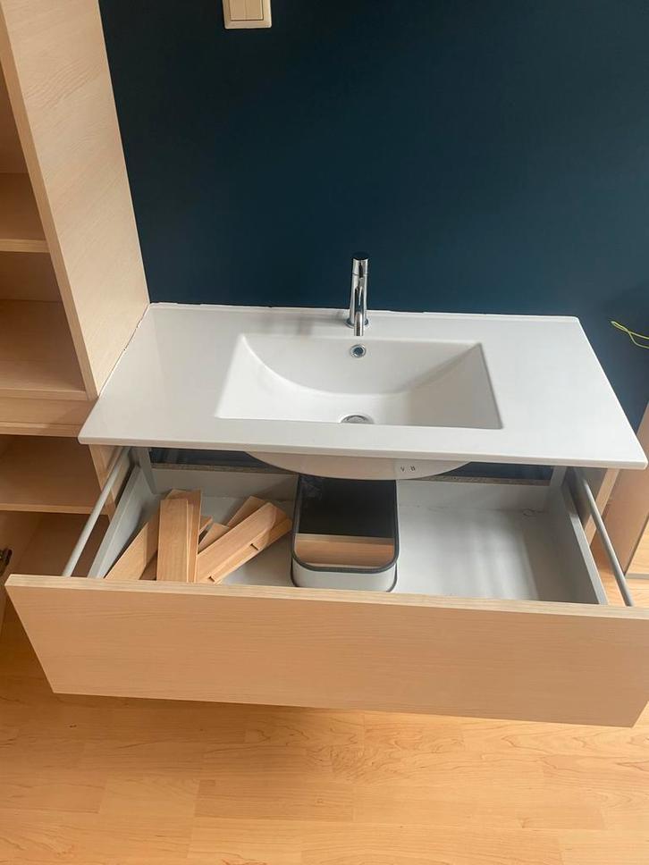 Moet snel weg Badkamer meubel: wastafel, kast en spiegelkast, Huis en Inrichting, Badkamer | Badkamermeubels, Gebruikt, Wastafelkast