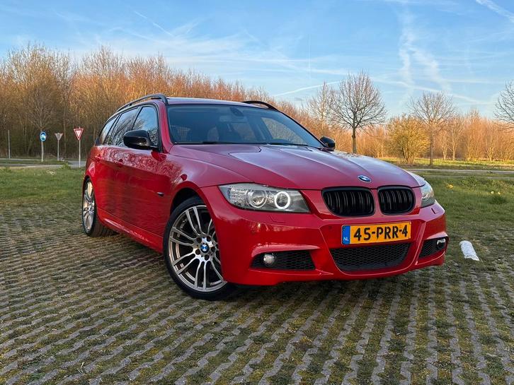 BMW 320i Touring LCI M-pakket Pano Automaat 19” Bi-xenon, Auto's, BMW, Particulier, 3-Serie, ABS, Adaptieve lichten, Airbags, Airconditioning