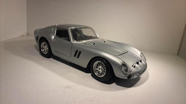 Ferrari 250 gto grey bburago 1.18, Hobby en Vrije tijd, Modelauto's | 1:18, Zo goed als nieuw, Bburago, Ophalen of Verzenden