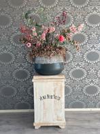 Houten sokkel met opgemaakte bloemen bak, Ophalen, Overige materialen, Overige kleuren, Zo goed als nieuw
