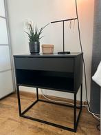 Twee zwarte nachtkastjes IKEA Vikhammer, Huis en Inrichting, Zo goed als nieuw, 45 tot 65 cm, Hout, 55 tot 70 cm