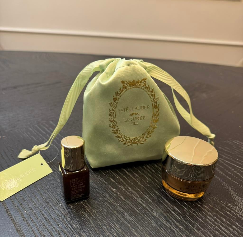 Estee Lauder x Ladurée setje pakketje nieuw, Ophalen of Verzenden, Nieuw, Gehele gezicht