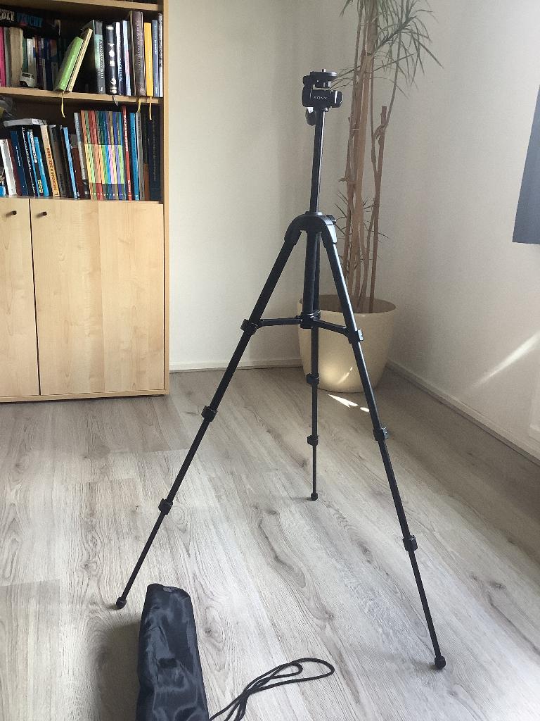 Sony statief vct r100, Ophalen of Verzenden, Zo goed als nieuw, Minder dan 150 cm, Driepoot