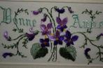 frankrijk 1920 geborduurd nieuwjaar paarse viooltjes, Ophalen of Verzenden, Voor 1920, Ongelopen, Sterren en Beroemdheden