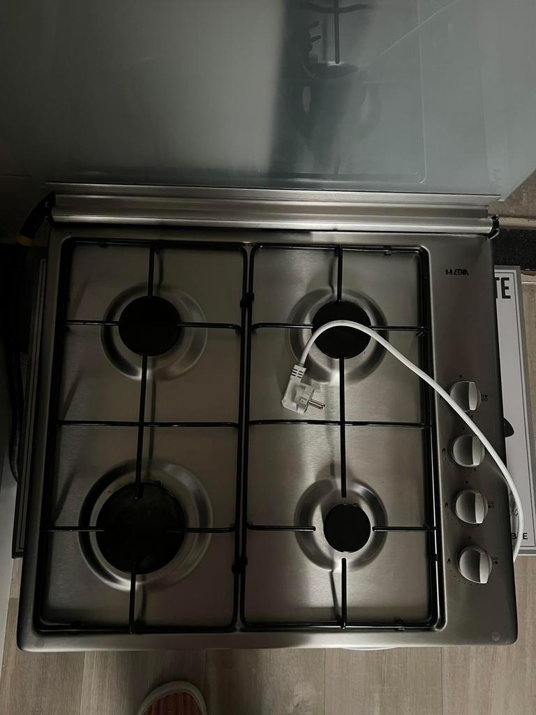 Gasfornuis, Witgoed en Apparatuur, Kookplaten, Ophalen, 4 kookzones, Zo goed als nieuw, Gas